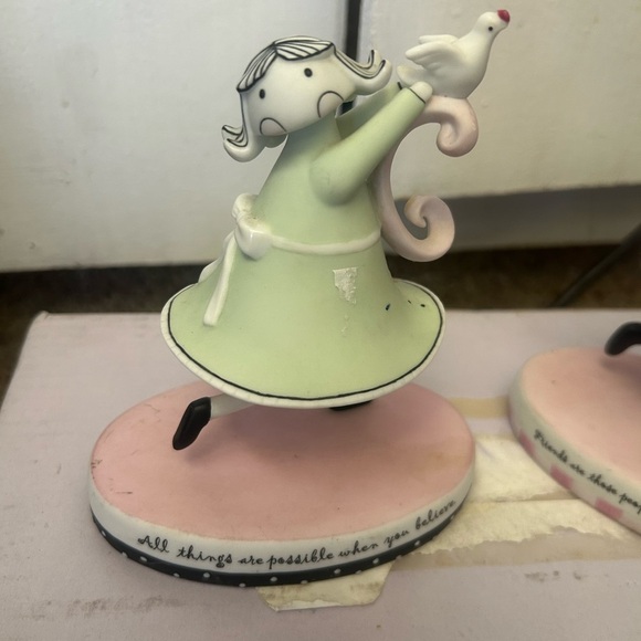 Beautiful three pieces for girls room! - Picture 7 of 7